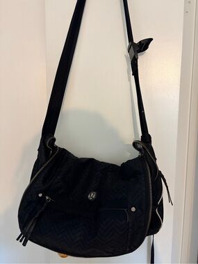Lululemon Yoga Moto Messenger bag